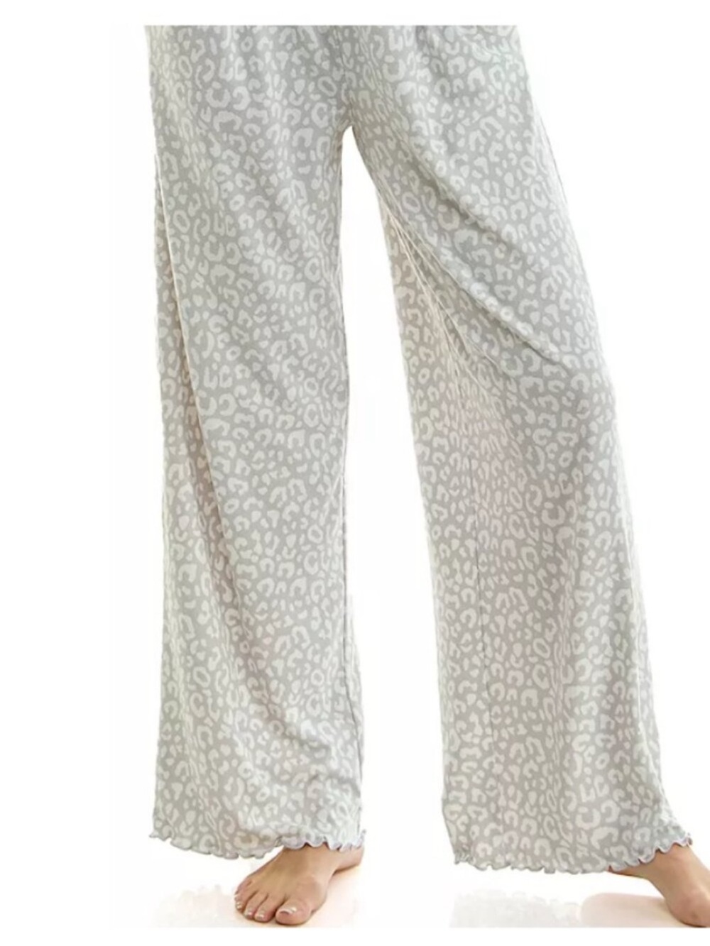Sonoma, Size Large , Leopard Print Long Sleeve Lounge/Pajama Set - Light Gray - Picture 4 of 6